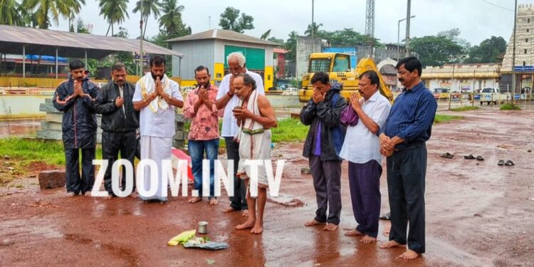 ಪುತ್ತೂರು: ಶ್ರೀ ಮಹಾಲಿಂಗೇಶ್ವರ ದೇವಸ್ಥಾನ ವಠಾರದ 56ನೇ ವರ್ಷದ ಸಾರ್ವಜನಿಕ ಶ್ರೀ ಗಣೇಶೋತ್ಸವಕ್ಕೆ ಚಪ್ಪರ ಮುಹೂರ್ತ