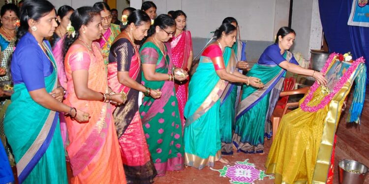 ವೀರಕಂಭ: ಶ್ರೀ ಶಾರದಾ ಭಜನಾ ಮಂದಿರದಲ್ಲಿ ಸಾಮೂಹಿಕ ಶ್ರೀ ವರಮಹಾಲಕ್ಷ್ಮಿ ಪೂಜಾ ಕಾರ್ಯಕ್ರಮ