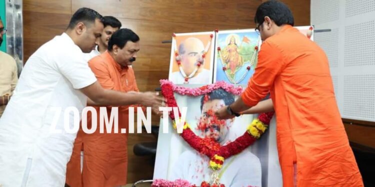 ಬಿಜೆಪಿ ಯುವ ಮೋರ್ಚಾ ವಿಶೇಷ ಸಭೆ: ಪ್ರವೀಣ್ ನೆಟ್ಟಾರು ರವರ ಭಾವಚಿತ್ರಕ್ಕೆ ಪುಷ್ಪನಮನ, ಮೌನ ಪ್ರಾರ್ಥನೆ ಮೂಲಕ ಶ್ರದ್ಧಾಂಜಲಿ