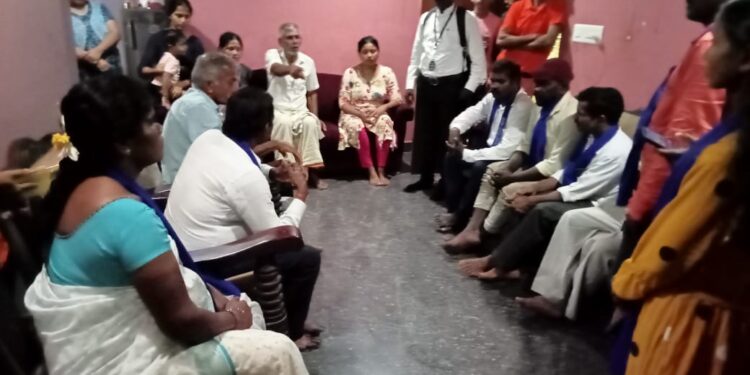 ಪ್ರವೀಣ್ ನೆಟ್ಟಾರು ಮತ್ತು ಮಸೂದ್ ಮನೆಗೆ ಭೇಟಿ ನೀಡಿದ ದಕ್ಷಿಣ ಕನ್ನಡ ಜಿಲ್ಲಾ ದಲಿತ್ ಸೇವಾ ಸಮಿತಿಯ ನಿಯೋಗ