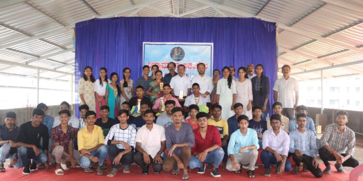 ವಿದ್ಯಾಮಾತಾ ಅಕಾಡೆಮಿಯಲ್ಲಿ ಭಾರತೀಯ ನೌಕಾಸೇನೆಗೆ ಆಯ್ಕೆಯಾದವರಿಗೆ ಸನ್ಮಾನ ಸಮಾರಂಭ ಮತ್ತು ಮಾಹಿತಿ ಕಾರ್ಯಾಗಾರ