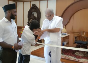 ಆರ್.ಎಸ್.ಎಸ್. ಸ್ವಯಂಸೇವಕರಿಂದ ಧರ್ಮಸ್ಥಳದ ಧರ್ಮಾಧಿಕಾರಿ ಡಾ.ಡಿ.ವೀರೇಂದ್ರ ಹೆಗ್ಗಡೆಯವರಿಗೆ ರಕ್ಷಾಬಂಧನ