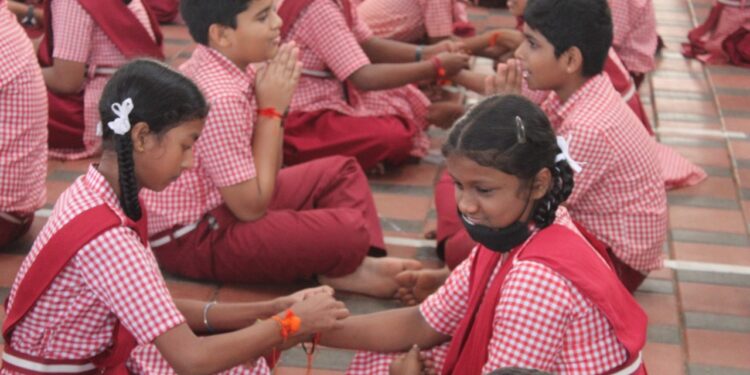 ತೆಂಕಿಲ ವಿವೇಕಾನಂದ ಆಂಗ್ಲ ಮಾಧ್ಯಮ ಶಾಲೆಯಲ್ಲಿ ರಕ್ಷಾ ಬಂಧನ ಆಚರಣೆ