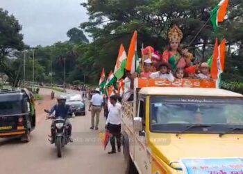 ಸ್ವಾತಂತ್ರ್ಯದ ಅಮೃತ ಮಹೋತ್ಸವ ಸಂಭ್ರಮಾಚರಣೆ: ಹಾರಾಡಿ ಶಾಲಾ ವಿದ್ಯಾರ್ಥಿಗಳಿಂದ ದೇಶಾಭಿಮಾನದ ನಡಿಗೆ