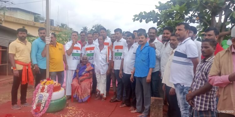 ಪಡೀಲ್ ಫ್ರೆಂಡ್ಸ್ ವತಿಯಿಂದ ’75 ನೇ ವರ್ಷದ ಸ್ವಾತಂತ್ರ್ಯದಿನಾಚರಣೆ’, ಸನ್ಮಾನ