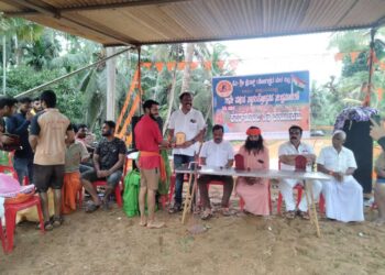 ವಿಟ್ಲ: ಓಂ ಶ್ರೀ ಫ್ರೆಂಡ್ಸ್ ಯೋಗೀಶ್ವರ ಮಠ ವತಿಯಿಂದ 75 ನೇ ಸ್ವಾತಂತ್ರೋತ್ಸವ ಹಾಗೂ  ಕೆಸರ್ಡೊಂಜಿ ದಿನ