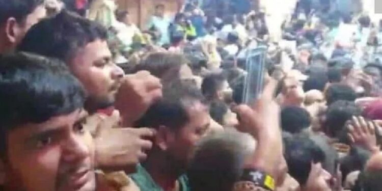 ಕೃಷ್ಣ ಜನ್ಮಾಷ್ಟಮಿ ವೇಳೆ ನೂಕುನುಗ್ಗಲು: ಮಥುರಾದ ಬಂಕೆ ಬಿಹಾರಿ ದೇವಸ್ಥಾನದಲ್ಲಿ ಉಸಿರುಗಟ್ಟಿ ಇಬ್ಬರು ಭಕ್ತರು ಸಾವು