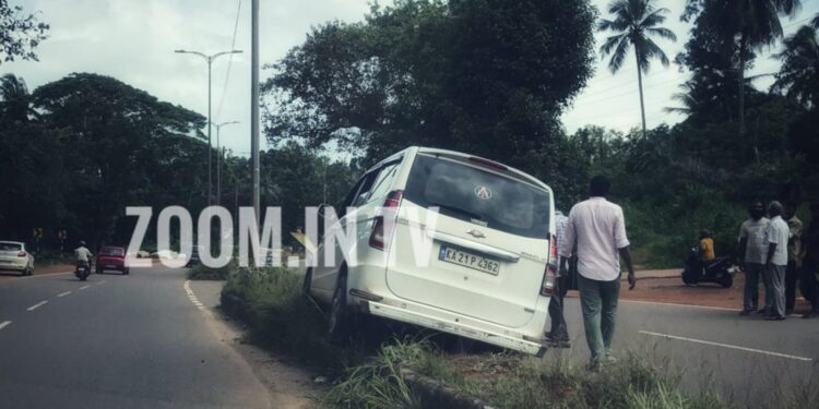 ಕೆಮ್ಮಾಯಿ: ಡಿವೈಡರ್ ಮೇಲೆ ಹತ್ತಿದ ಕಾರು..!!!