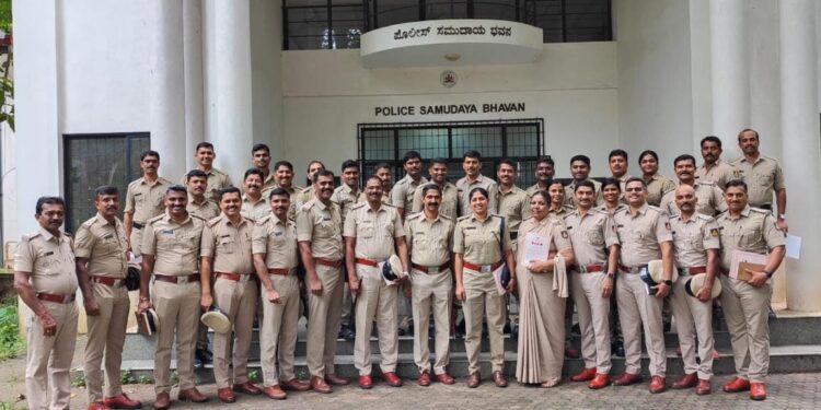 ಪ್ರವೀಣ್ ನೆಟ್ಟಾರು ಹತ್ಯೆ ಪ್ರಕರಣ: ಹಗಲಿರುಳೆನ್ನದೆ ಶ್ರಮಿಸಿದ ಪೊಲೀಸ್ ಅಧಿಕಾರಿ ಮತ್ತು ಸಿಬ್ಬಂದಿಗಳಿಗೆ ದ.ಕ.ಜಿ. ಪೊಲೀಸ್ ಘಟಕದ ವತಿಯಿಂದ ಪ್ರಶಂಸನಾ ಪತ್ರ