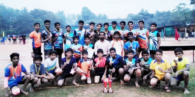 ಜಿಲ್ಲಾ ಮಟ್ಟದ ಕಬಡ್ಡಿ ಪಂದ್ಯಾಟ: ವಿವೇಕಾನಂದ ಆಂಗ್ಲ ಮಾಧ್ಯಮ ಶಾಲಾ ಬಾಲಕರ ತಂಡಕ್ಕೆ ದ್ವಿತೀಯ ಸ್ಥಾನ