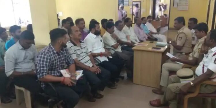 ಪುತ್ತೂರು: ಸಾರ್ವಜನಿಕ ಸ್ಥಳಗಳಲ್ಲಿ ಪ್ಲೆಕ್ಸ್, ಬ್ಯಾನರ್ ಅಳವಡಿಸಲು ಅನುಮತಿ ಅಗತ್ಯ – ಇನ್ಸ್ಪೆಕ್ಟರ್ ಸುನಿಲ್ ಕುಮಾರ್