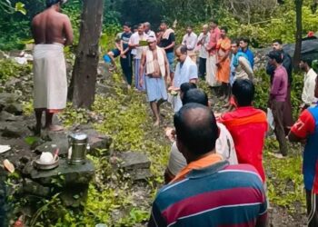 ಸುಳ್ಳಮಲೆ ತೀರ್ಥ ಸ್ನಾನಕ್ಕೆ ಪೂರ್ವಭಾವಿಯಾಗಿ ಬಿದಿರಿನ ಕೇರ್ಪು (ಏಣಿ) ಇಡುವ ಕಾರ್ಯಕ್ರಮ: ಆ.27 ರಿಂದ 31ರ ವರೆಗೆ ‘ಸುಳ್ಳಮಲೆ ಗುಹಾತೀರ್ಥ ಸ್ನಾನ’