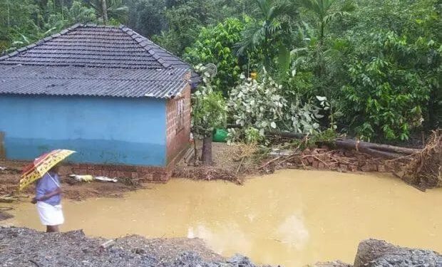 ಪಯಸ್ವಿನಿ ನದಿಯಲ್ಲಿ ಭಾರಿ ಪ್ರಮಾಣದಲ್ಲಿ ಹರಿದು ಬಂದ ನೀರು: ಮನೆಗಳು ಜಲಾವೃತ: ಜನ ಜೀವನ ಅಸ್ತವ್ಯಸ್ತ..!!