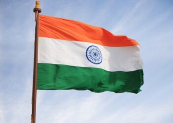 ಮನೆ ಮನೆಗಳಲ್ಲಿ ಹಾರಿಸಿದ ತ್ರಿವರ್ಣ ಧ್ವಜ ಇಳಿಸುವ ಮುನ್ನ ಈ ಅಂಶಗಳನ್ನು ನೆನಪಿಡಿ..