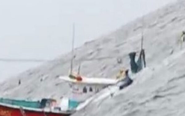 ಮಂಗಳೂರು: ಬೋಟ್ ಮುಳುಗಡೆ:  ಹಡಗಿನಲ್ಲಿದ್ದ ಮೀನುಗಾರರೆಲ್ಲ ಅಪಾಯದಿಂದ ಪಾರು