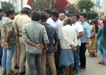 ಸಾವರ್ಕರ್ ಭಾವಚಿತ್ರದ ವಿಚಾರವಾಗಿ ಗುಂಪು ಘರ್ಷಣೆ: ಯುವಕನಿಗೆ ಚಾಕು ಇರಿತ:; ಶಿವಮೊಗ್ಗದಲ್ಲಿ ನಿಷೇಧಾಜ್ಞೆ ಜಾರಿ..!!!