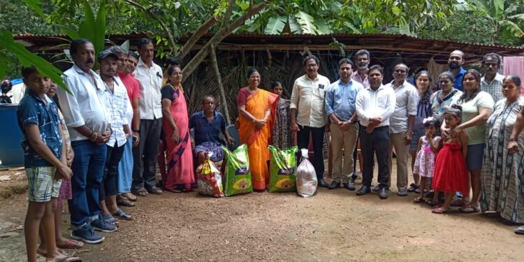 ಮೊಟ್ಟೆತಡ್ಕ ವಲಯ ಕಾಂಗ್ರೆಸ್ ವತಿಯಿಂದ ಆಹಾರದ ಕಿಟ್ ವಿತರಣೆ