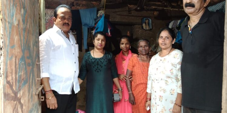 ಮನೆ ನಿರ್ಮಾಣ ಮಾಡಲು ಸಾಧ್ಯವಾಗದೆ ಸಂಕಷ್ಟದ ಸ್ಥಿತಿ ಎದುರಿಸುತ್ತಿರುವ ಮಹಿಳೆಗೆ ಸಹಕಾರ : ನೆಕ್ಕಿಲಾಡಿ ಬಿತಲಾಪು ಪರಿಸರದಲ್ಲಿ ಸಮಸ್ಯೆ ಎದುರಿಸುತ್ತಿರುವ ಇತರ ಕುಟುಂಬಗಳಿಗೂ ಸಹಾಯಹಸ್ತದ ಭರವಸೆ ನೀಡಿದ ‘ಅಶೋಕ್ ರೈ ಕೋಡಿಂಬಾಡಿ’..