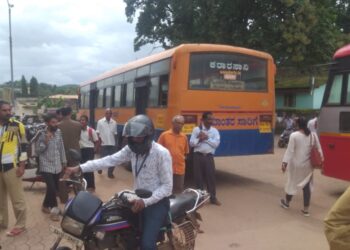 ಪುತ್ತೂರು: ಕೆ.ಎಸ್.ಆರ್.ಟಿ. ಸಿ ಬಸ್ ಮತ್ತು ಆಟೋ ರಿಕ್ಷಾ ನಡುವೆ ಡಿಕ್ಕಿ..!!