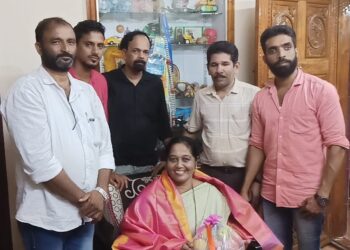 ಫ್ರೆಂಡ್ಸ್ ಮುರ ವತಿಯಿಂದ ನಿವೃತ್ತಿ ಹೊಂದುತ್ತಿರುವ ಆರೋಗ್ಯ ಸಹಾಯಕಿ, ಪ್ರಾಥಮಿಕ ಆರೋಗ್ಯ ಸುರಕ್ಷಾ ಅಧಿಕಾರಿ ಶೋಭಾ ರವರಿಗೆ ಗೌರವಾರ್ಪಣೆ