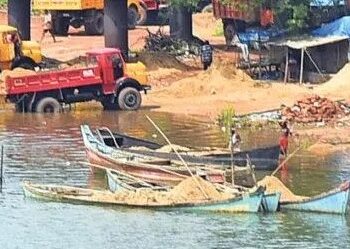 ಸಿಆರ್‌ಝಡ್‌: ಜಿಲ್ಲಾಡಳಿತದ ಆದೇಶ ಹೈಕೋರ್ಟ್‌ನಿಂದ ರದ್ದು: ಮಾನವ ಶ್ರಮದ ಮರಳುಗಾರಿಕೆಗೆ ಅವಕಾಶ..!!