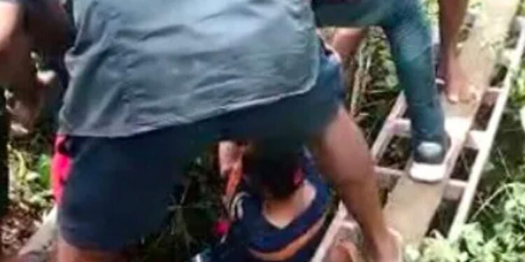 ವಿಟ್ಲ : 50 ಅಡಿ ಆಳದ ಬಾವಿಗೆ ಬಿದ್ದ ಯುವತಿ : ಫ್ರೆಂಡ್ಸ್ ವಿಟ್ಲ ತಂಡದಿಂದ ರಕ್ಷಣೆ