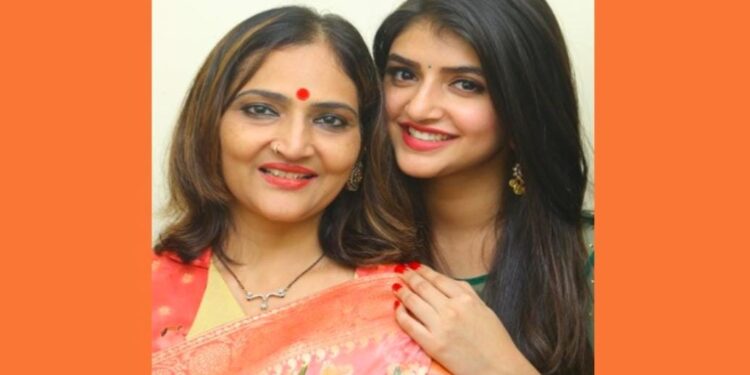 ನಟಿ ಶ್ರೀಲೀಲಾ ತಾಯಿ ವಿರುದ್ಧ ಎಫ್ಐಆರ್: ಬಂಧನಕ್ಕಾಗಿ ಬಲೆ ಬೀಸಿದ ಪೊಲೀಸರು..!!