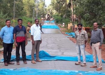 ಕೊನೆಯ ಹಂತದಲ್ಲಿ ಮೈರ-ಎರುಂಬು ರಸ್ತೆ ಕಾಮಗಾರಿ: ಕೇಪು ಶಕ್ತಿಕೇಂದ್ರದ ಸಂಚಾಲಕರು ಮತ್ತು ಗ್ರಾ.ಪಂ.ಸದಸ್ಯರಿಂದ ವೀಕ್ಷಣೆ