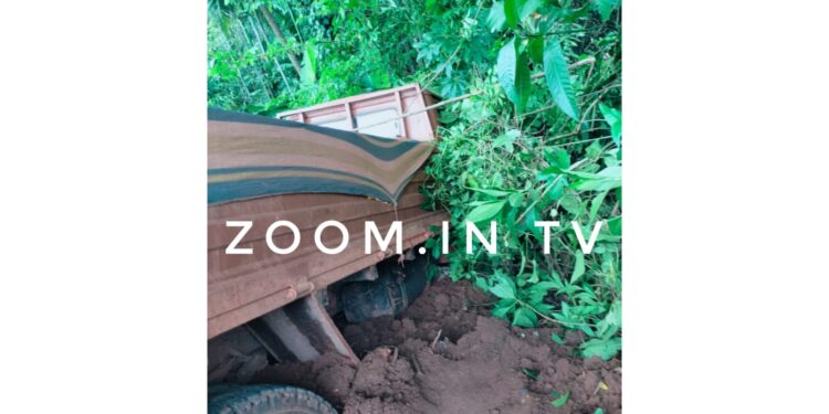 ಸಂಟ್ಯಾರ್: ನಿಯಂತ್ರಣ ತಪ್ಪಿ ಟಿಪ್ಪರ್ ಲಾರಿ ಪಲ್ಟಿ..!!!