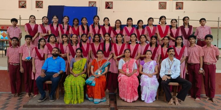 ವೃತ್ತ ಮಟ್ಟದ ಪ್ರತಿಭಾಕಾರಂಜಿಯಲ್ಲಿ ದ್ವಿತೀಯ ಸಮಗ್ರ ಪ್ರಶಸ್ತಿಯೊಂದಿಗೆ ವಿವೇಕಾನಂದ ಆಂಗ್ಲಮಾಧ್ಯಮ ಶಾಲೆ ತಾಲೂಕುಮಟ್ಟಕ್ಕೆ ಆಯ್ಕೆ