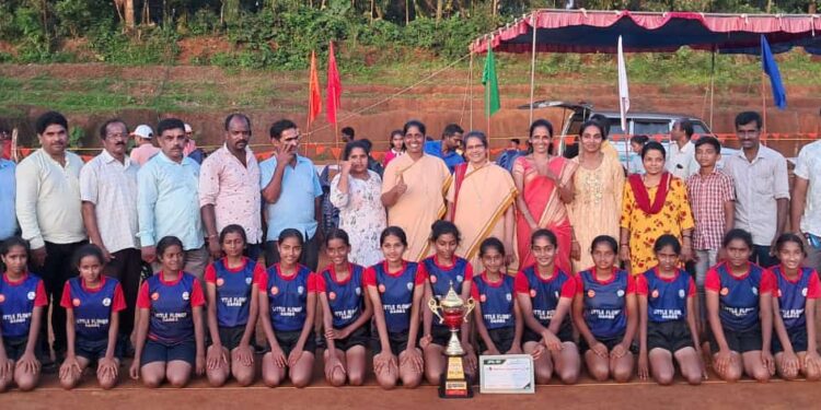 ಲಿಟ್ಲ್ ಫ್ಲವರ್ ಶಾಲೆಯ ಬಾಲಕಿಯರ ಕಬಡ್ಡಿ ತಂಡ ಜಿಲ್ಲಾ ಮಟ್ಟಕ್ಕೆ ಆಯ್ಕೆ