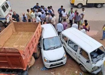 ಫರಂಗಿಪೇಟೆ: ನಿಂತಿದ್ದ ಕಾರುಗಳಿಗೆ ಡಿಕ್ಕಿ ಹೊಡೆದ ಕಾರು..!!