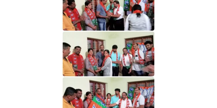 ಪುತ್ತೂರು: ಬನ್ನೂರು ಗ್ರಾ.ಪಂ ಮಾಜಿ ಸದಸ್ಯೆ ಗೀತಾ ಬಾಬು ಗೌಡ ಹಾಗೂ ಕಾಂಗ್ರೆಸ್ ಕಾರ್ಯಕರ್ತ ಬಾಬು ಗೌಡ ಬಿಜೆಪಿಗೆ ಸೇರ್ಪಡೆ..!!!