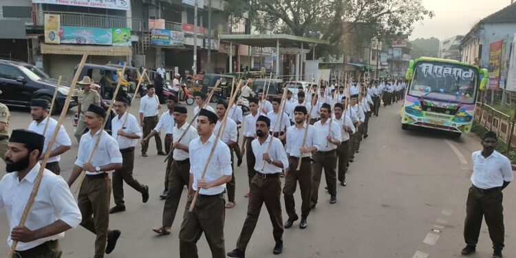 ಪುತ್ತೂರು: ಆರ್.ಎಸ್.ಎಸ್. ನಿಂದ ಘೋಷ್ ಸಹಿತ ಪಥಸಂಚಲನ