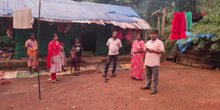 ಮಾಡಾವು: ಇಬ್ಬರು ಹೆಣ್ಣು ಮಕ್ಕಳೊಂದಿಗೆ ಮನೆಯಿಲ್ಲದೆ ಸಂಕಷ್ಟ ಪಡುತ್ತಿರುವ ಮಹಿಳೆಗೆ ಮನೆ ನಿರ್ಮಿಸಿ ಕೊಡಲು ಮುಂದಾದ ‘ಅಭಿನವ ಭಾರತ ಮಿತ್ರ ಮಂಡಳಿ’..