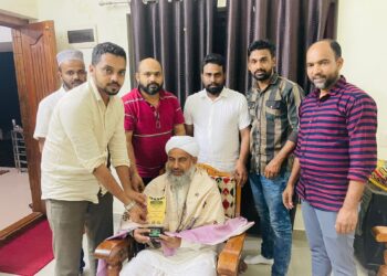 ಸಮಸ್ತ ಕೇರಳ ಜಂಇಯ್ಯತುಲ್ ಉಲಮ ಇದರ ಕೇಂದ್ರ ಮುಶಾವರ ಸದಸ್ಯರಾಗಿ ಆಯ್ಕೆಯಾದ ಹಾಜಿ ಉಸ್ಮಾನ್ ಪೈಝಿತೋಡಾರ್ ರವರಿಗೆ ಕಾಂಗ್ರೆಸ್ ನಿಯೋಗದ ವತಿಯಿಂದ ಸನ್ಮಾನ