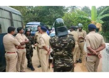 ಬೆಳ್ಳಂಬೆಳಗ್ಗೆ ಮಂಗಳೂರಿನಲ್ಲಿ ಮತ್ತೆ ನಿಷೇಧಿತ `PFI’ ಮುಖಂಡರ ಮನೆಗಳ ಮೇಲೆ ಪೊಲೀಸರ ದಾಳಿ : ಐವರು ಮುಖಂಡರು ವಶಕ್ಕೆ