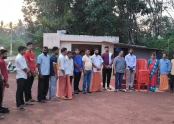 ಶ್ರೀರಾಮ ಗೆಳೆಯರ ಬಳಗ (ರಿ.) ಪುತ್ತಿಲ ಇವರಿಂದ ಹಾಲು ಉತ್ಪಾದಕರ ಸಂಘಕ್ಕೆ ಚೇರ್ ಕೊಡುಗೆ