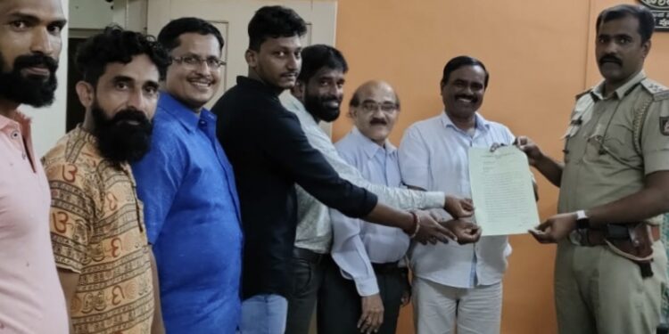 ಕಾರ್ಕಳ : ಹಿಂ.ಜಾ.ವೇದಿಕೆಯಿಂದ ನಟ ಚೇತನ್ ವಿರುದ್ಧ ದೂರು ದಾಖಲು..!!