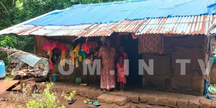 ಮಾಡಾವು: ಇಬ್ಬರು ಹೆಣ್ಣು ಮಕ್ಕಳೊಂದಿಗೆ ಮನೆಯಿಲ್ಲದೆ ಸಂಕಷ್ಟ ಪಡುತ್ತಿರುವ ಮಹಿಳೆ : ಬೇಕಿದೆ ದಾನಿಗಳ ಸಹಾಯಹಸ್ತ..