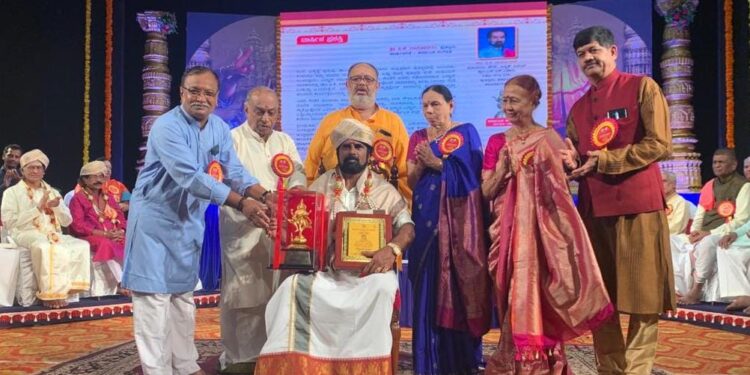 ವಿಟ್ಲದ ಖ್ಯಾತ ಸ್ಯಾಕ್ಸೋಫೋನ್ ವಾದಕರಾದ ‘ಡಾ. ಪಿ.ಕೆ. ದಾಮೋದರ’ ರವರಿಗೆ ‘ಕರ್ನಾಟಕ ಕಲಾಶ್ರೀ’ ಪ್ರಶಸ್ತಿ