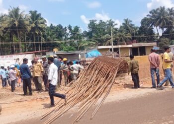 ಕಲ್ಲಡ್ಕ: ಕಾಮಗಾರಿ ವೇಳೆ ಹಠಾತ್ ಕುಸಿದು ಬಿದ್ದ ಪಿಲ್ಲರ್ : ಸಾರ್ವಜನಿಕ ವಲಯದಲ್ಲಿ ತೀವ್ರ ಆಕ್ರೋಶ..!!