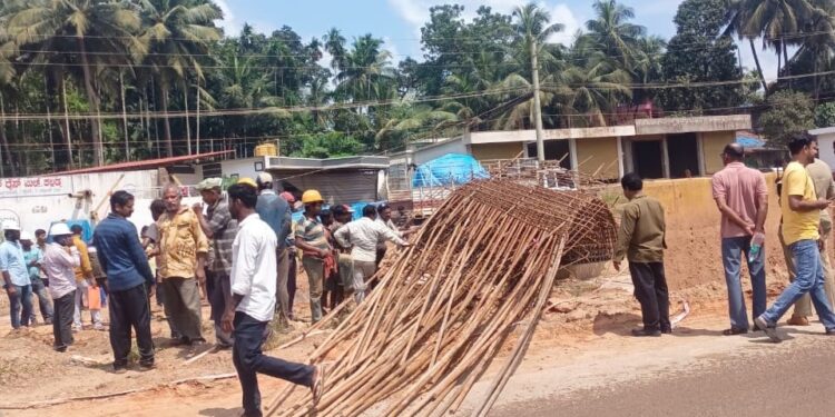 ಕಲ್ಲಡ್ಕ: ಕಾಮಗಾರಿ ವೇಳೆ ಹಠಾತ್ ಕುಸಿದು ಬಿದ್ದ ಪಿಲ್ಲರ್ : ಸಾರ್ವಜನಿಕ ವಲಯದಲ್ಲಿ ತೀವ್ರ ಆಕ್ರೋಶ..!!