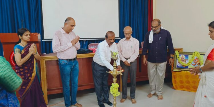 ವಿವೇಕಾನಂದ ಆಂಗ್ಲ ಮಾಧ್ಯಮ ಶಾಲೆಯಲ್ಲಿ ಶಿಕ್ಷಕರ ಶೈಕ್ಷಣಿಕ ಕಾರ್ಯಾಗಾರ