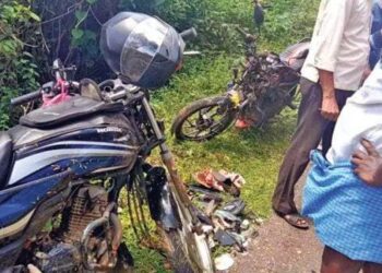 ಬೆಳ್ತಂಗಡಿ: ಬೈಕ್‌ಗಳ ನಡುವೆ ಡಿಕ್ಕಿ : ಮೂವರಿಗೆ ಗಾಯ..!!