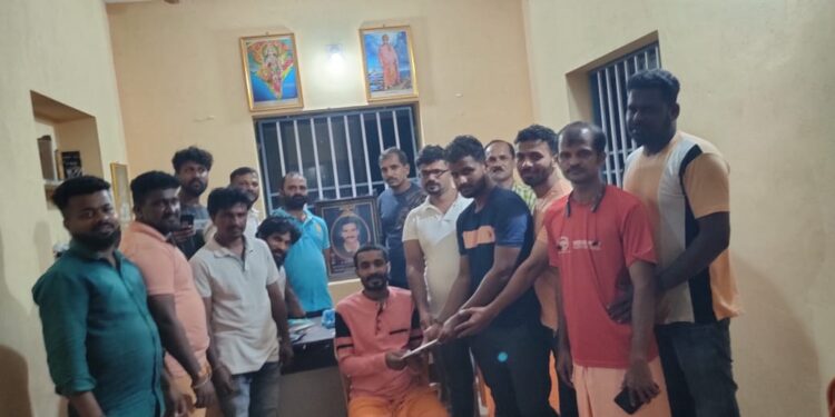 ವಿನೂತನ ಯುವಕ ಮಂಡಲ ಬೊಳಂತಿಮೊಗರು ವತಿಯಿಂದ ಅಶೋಕ್ ಅಂಚನ್ ರವರಿಗೆ ಚಿಕಿತ್ಸಾ ವೆಚ್ಚ ಹಸ್ತಾಂತರ