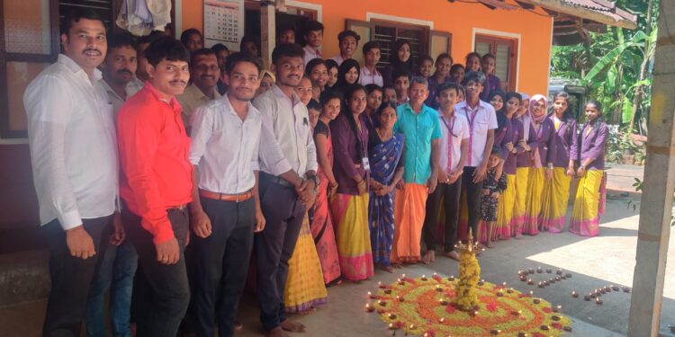 ಬೆಳ್ಳಾರೆ ಜ್ಞಾನದೀಪ ಸಂಸ್ಥೆಯಿಂದ ಪದ್ಮಶ್ರೀ ಮಹಾಲಿಂಗ ನಾಯ್ಕರ ಮನೆಯಲ್ಲಿ ‘ದೀಪಾವಳಿ’ : ಯುವಸಮುದಾಯ ಕೃಷಿಯಲ್ಲಿ ತೊಡಗಿಸಿಕೊಂಡಾಗ ದೇಶ ಸಮೃದ್ಧಿ – ಮಹಾಲಿಂಗ ನಾಯ್ಕ