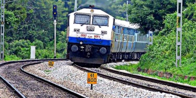 ‘ಟಿಪ್ಪು ಎಕ್ಸ್‌ಪ್ರೆಸ್’ ಇನ್ಮುಂದೆ ‘ಒಡೆಯರ್ ಎಕ್ಸ್‌ಪ್ರೆಸ್’ : ಶಿವಮೊಗ್ಗಕ್ಕೆ ‘ಕುವೆಂಪು ಎಕ್ಸ್‌ಪ್ರೆಸ್’