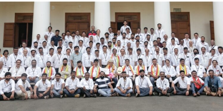 ಸೌತ್ ಕೆನರಾ ಫೋಟೋಗ್ರಾಫರ್ಸ್ ಅಸೋಸಿಯೇಷನ್ ಗೆ 2022ನೇ ಸಾಲಿನ ದಕ್ಷಿಣ ಕನ್ನಡ ಜಿಲ್ಲಾ ರಾಜ್ಯೋತ್ಸವ ಪ್ರಶಸ್ತಿ ಪುರಸ್ಕಾರ