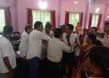 ಸುಳ್ಯ: ನಗರ ಪಂಚಾಯತ್‌ ಸಭೆಯಲ್ಲಿ ಆಡಳಿತ-ವಿಪಕ್ಷಗಳ ಮಧ್ಯೆ ಗೊಂದಲ, ಗದ್ದಲ :; ಸದಸ್ಯರ ನಡುವೆ ತಳ್ಳಾಟ : ಪೊಲೀಸರ ಆಗಮನ